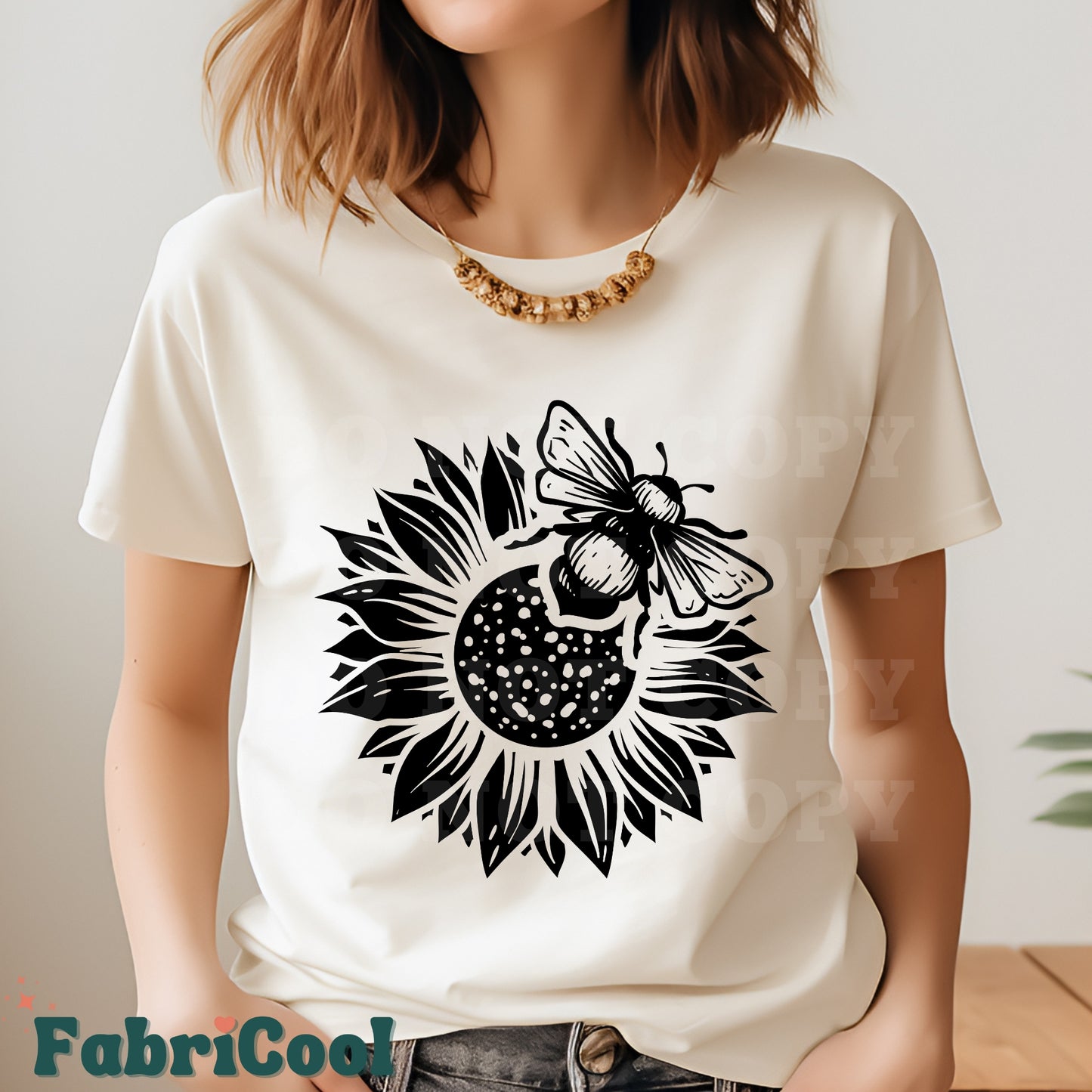 Bee on a sunflower-Black Screen Print Transfer