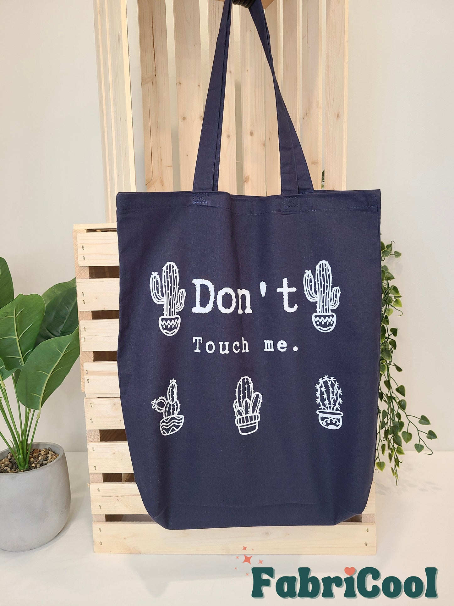 Don't touch me Tote bag